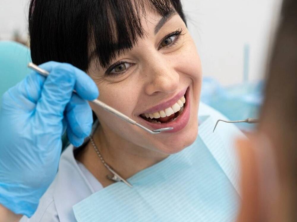 Extracție dentară Craiova la StomaArt dr. Militaru Claudia